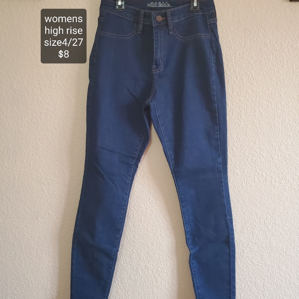 Womens/junior size 4 or 27